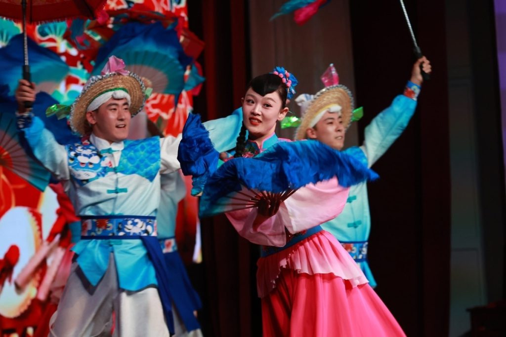 В Архангельске состоялся концерт артистов из китайского города Юйлинь