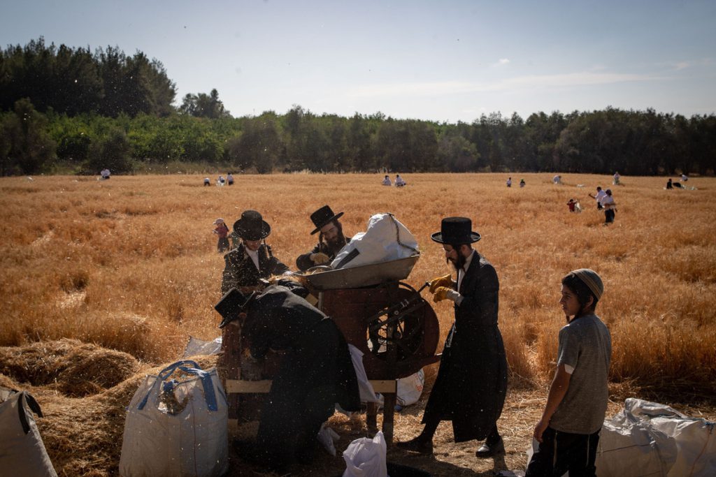 Иудеи с вечера 13 октября отмечают Шмини Ацерет