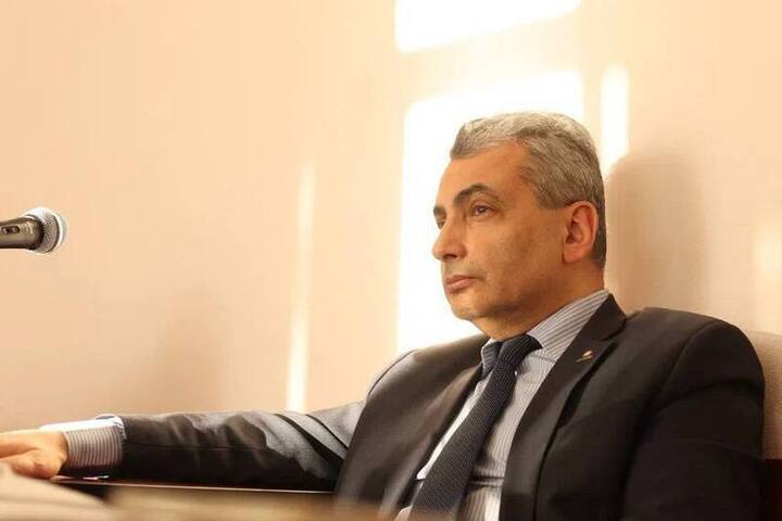 Прокурор просит назначить Льву Шлосбергу* 440 часов обязательных работ