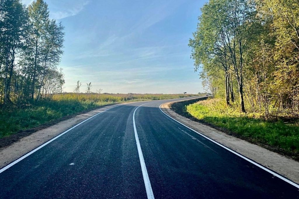 Restauro completato della strada Krivodino-Korotygino nel distretto di Gryazovets migliorando la viabilità e la sicurezza stradale nella zona