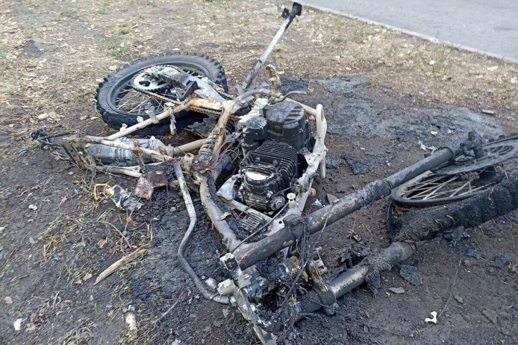 Uomo arrestato a Torez per incendio doloso di motociclo di un amico, rischia fino a 5 anni di reclusione