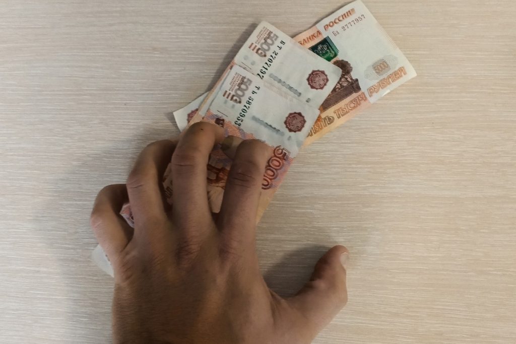 В Сочи полиция сохранила пенсионерке 1,3 млн рублей