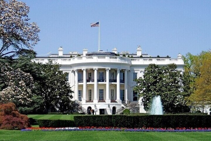 Delegazione Ucraina al White House con Mappe della Russia: Tensioni e Strategie in Gioco