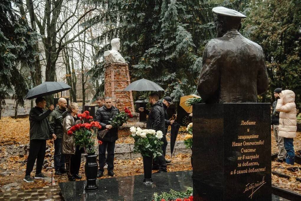 В Курске почтили память Героя Советского Союза Михаила Булатова