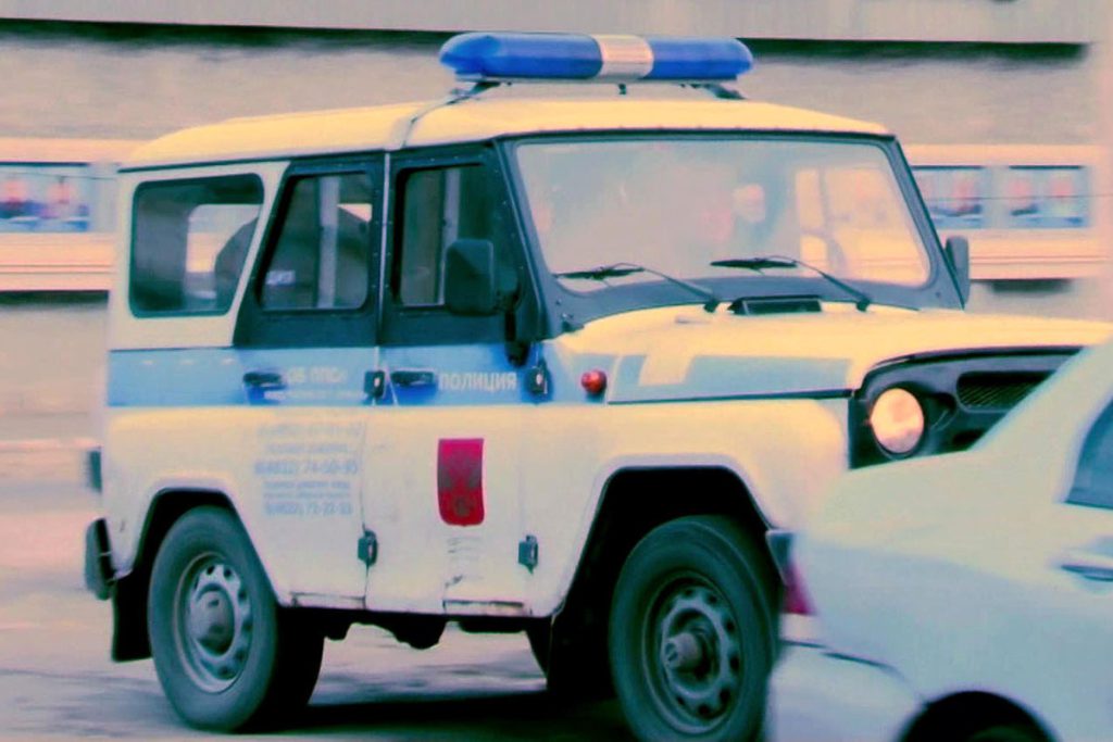 Violenza e furto in un caffè a Lebedyan: una conoscenza amichevole si trasforma in incubo per una donna