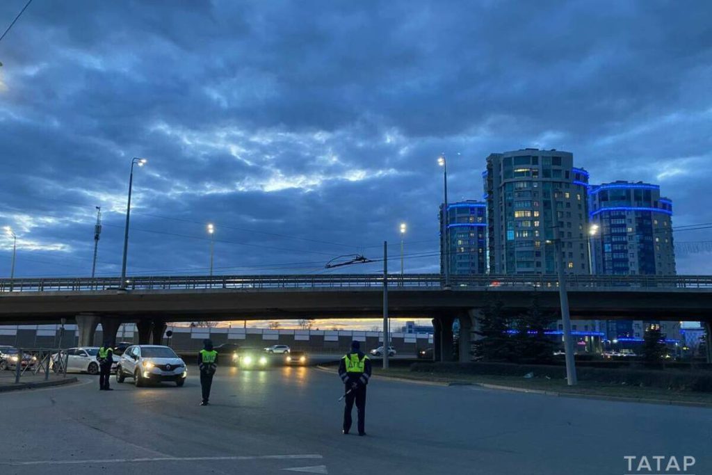 Сотрудники Госавтоинспекции в центре Казани остановили пьяного водителя