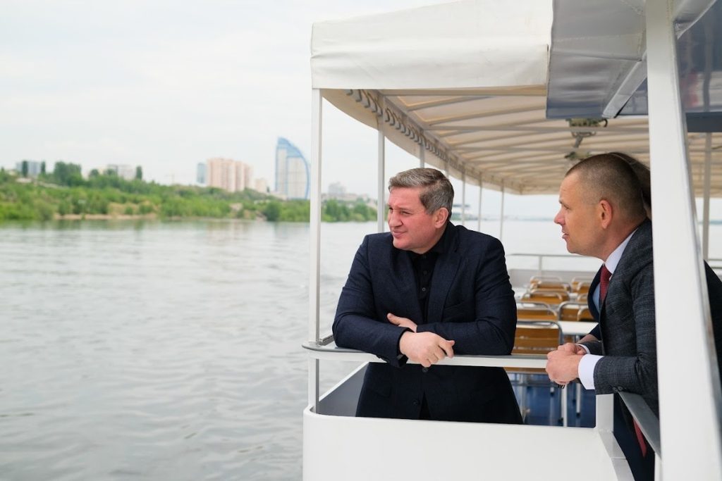 Il Governatore della Regione di Volgograd Andrey Bocharov Compie 56 Anni: Una Vita di Servizio Pubblico e Impegno per la Comunità