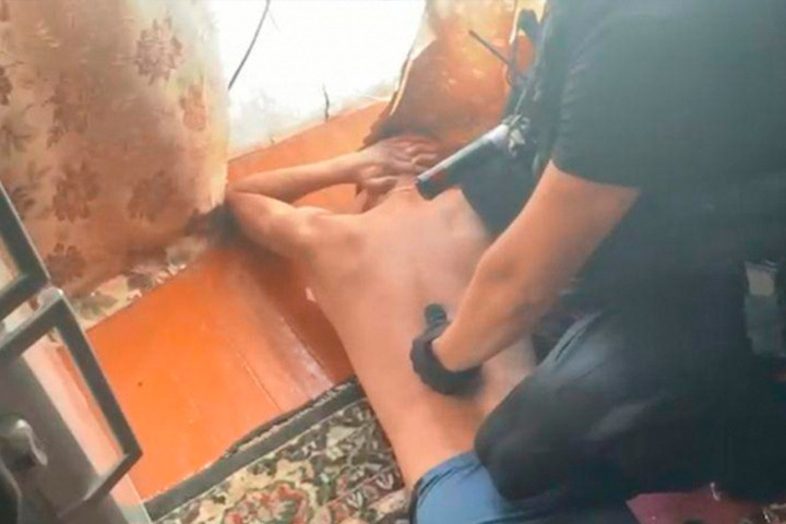 Truffa telefonica: polizia di Brjansk arresta corriere che ha trasferito 9 milioni di rubli a truffatori