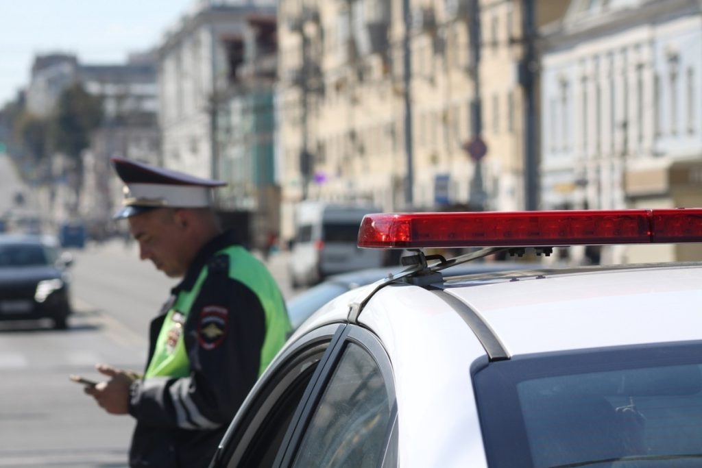 Иномарка нырнула в кювет после массового ДТП на трассе Щекино-Тула