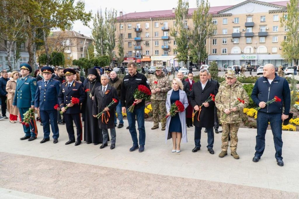Представители Архангельской области почтили память героев-освободителей Мелитополя