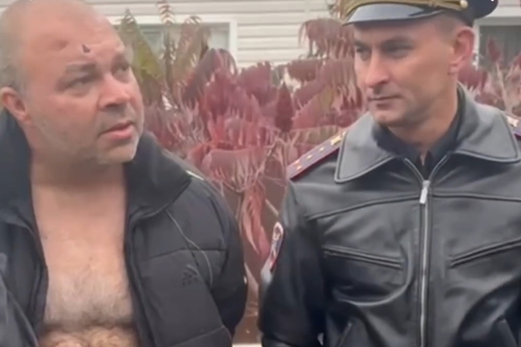 В сети появились кадры задержания подозреваемого в жестоком убийстве супружеской пары на Дону