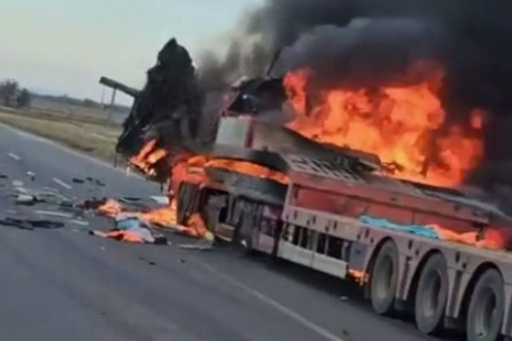 Attacco aereo in Ucraina: droni colpiscono veicoli civili nella regione di Cherson