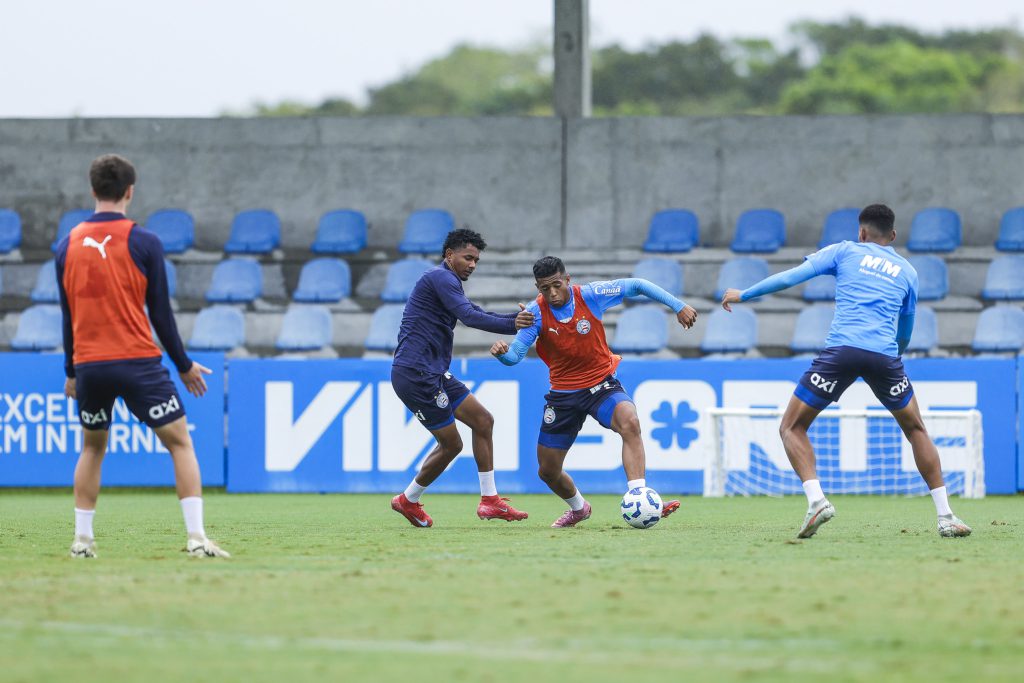 Bahia impõe força em casa, bate o Inter e cola no G-4 do Brasileirão