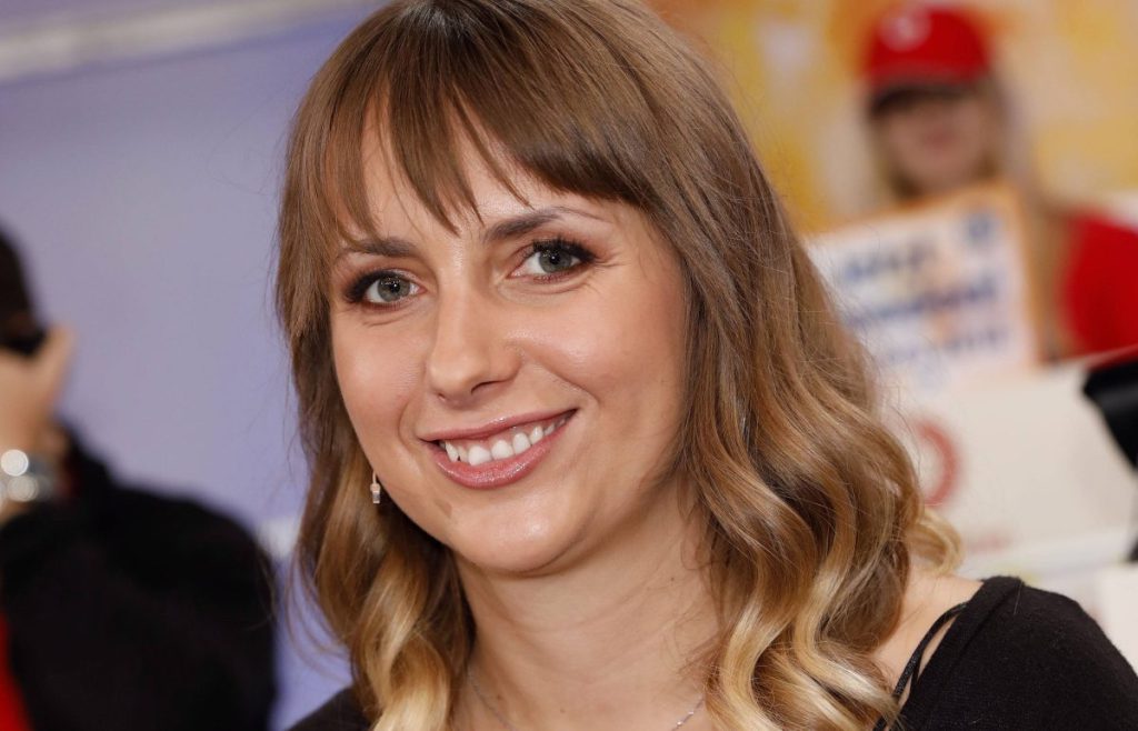 La star di &quot;Bauer sucht Frau&quot; Anna Heiser svela un nuovo look shock: cosa è successo dopo il trasferimento in Polonia