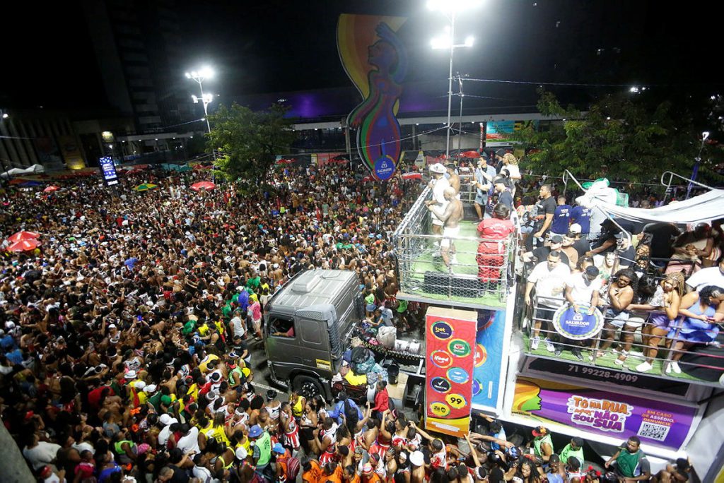 Carnaval sob censura? PL pode multar foliões na Bahia; entenda