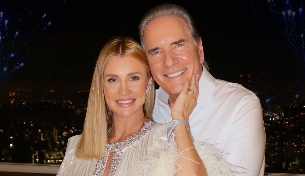 Ex-paquita famosa revela insistência da Playboy por ensaio nu