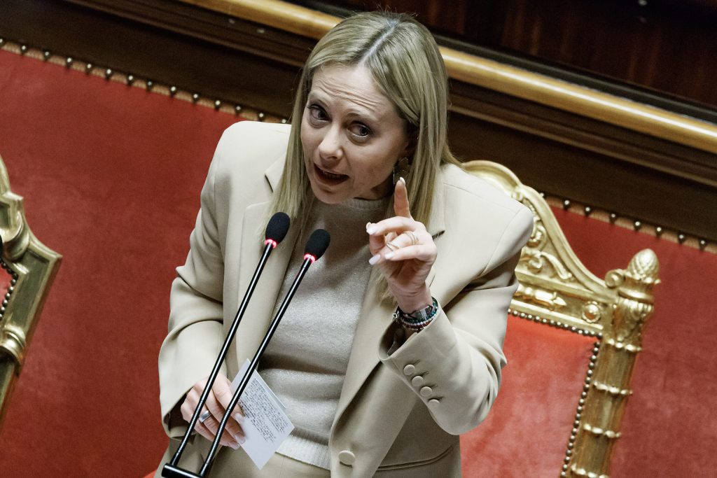 Ue, Meloni a Bruxelles per il Consiglio europeo: incontro con von der Leyen