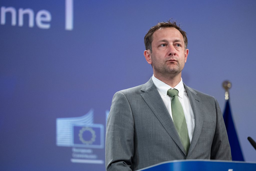 UE lancia piano per sostenere giovani agricoltori con aiuti fino a 300mila euro e finanziamenti agevolati