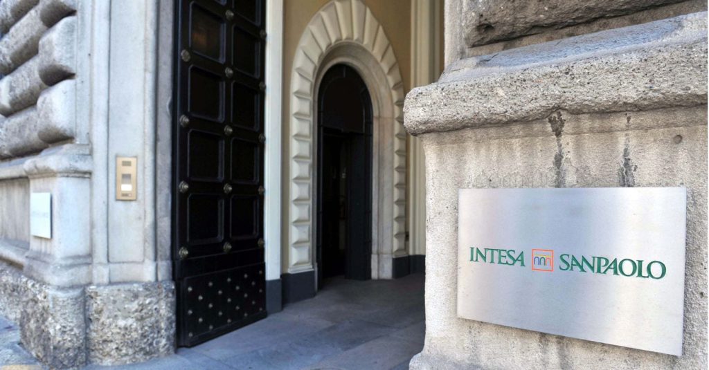 Intesa Sanpaolo Registra Utile Netto di 7,6 Miliardi nei Primi Nove Mesi dell&#039;Anno con una Crescita del 5,9% Rispetto allo Stesso Periodo dell&#039;Anno Precedente
