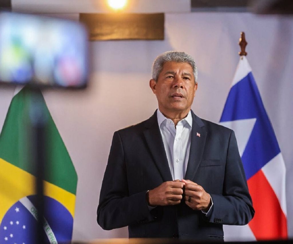 L&#039;approvazione del presidente Luiz Inácio Lula da Silva raggiunge il massimo storico dal 2024, con il 51,2% dei cittadini a sostegno del suo governo

## Approfondimento
La crescita dell&#039;approvazione del presidente Lula può essere attribuita alle politiche implementate dal suo governo, che sembrano avere un impatto positivo sulla popolazione. I dati mostrano che la maggioranza dei cittadini approva le politiche sociali e la gestione della povertà del governo.

## Possibili Conseguenze
Le conseguenze di questi risultati possono essere significative, poiché possono influenzare le decisioni politiche ed economiche del governo. Inoltre, possono anche influenzare la percezione della popolazione sul governo e le sue politiche.

## Opinione
È importante notare che le opinioni sul governo Lula sono divise, con alcuni che lo considerano ottimo o buono, mentre altri lo considerano cattivo o pessimo. Ciò mostra che esiste una grande diversità di opinioni sul governo e le sue politiche.

## Analisi Critica dei Fatti
Un&#039;analisi critica dei fatti mostra che l&#039;approvazione del presidente Lula è influenzata da vari fattori, tra cui l&#039;economia, la politica e la società. Inoltre, è importante considerare le limitazioni e gli errori della ricerca per avere una visione più completa dei risultati.

## Relazioni con altri fatti
I risultati della ricerca AtlasIntel/Latam Pulse possono essere collegati ad altri fatti, come l&#039;economia brasiliana, la politica internazionale e la società. Inoltre, possono anche essere confrontati con i risultati di altre ricerche per avere una visione più completa della situazione.

## Contesto storico
Il contesto storico in cui la ricerca è stata condotta è importante per comprendere i risultati. La ricerca è stata condotta in un momento di grande cambiamento politico ed economico in Brasile, il che può aver influenzato le opinioni della popolazione sul governo.

## Fonti
La fonte della ricerca è l&#039;Istituto Atlasintel, che è un istituto di ricerca indipendente. La ricerca è stata condotta in collaborazione con la Latam Pulse, un&#039;azienda di ricerca di mercato.
Fonte: AtlasIntel