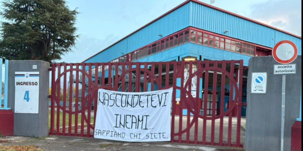 Assalto a pullman tifosi Pistoia Basket, a Rieti striscione con minacce