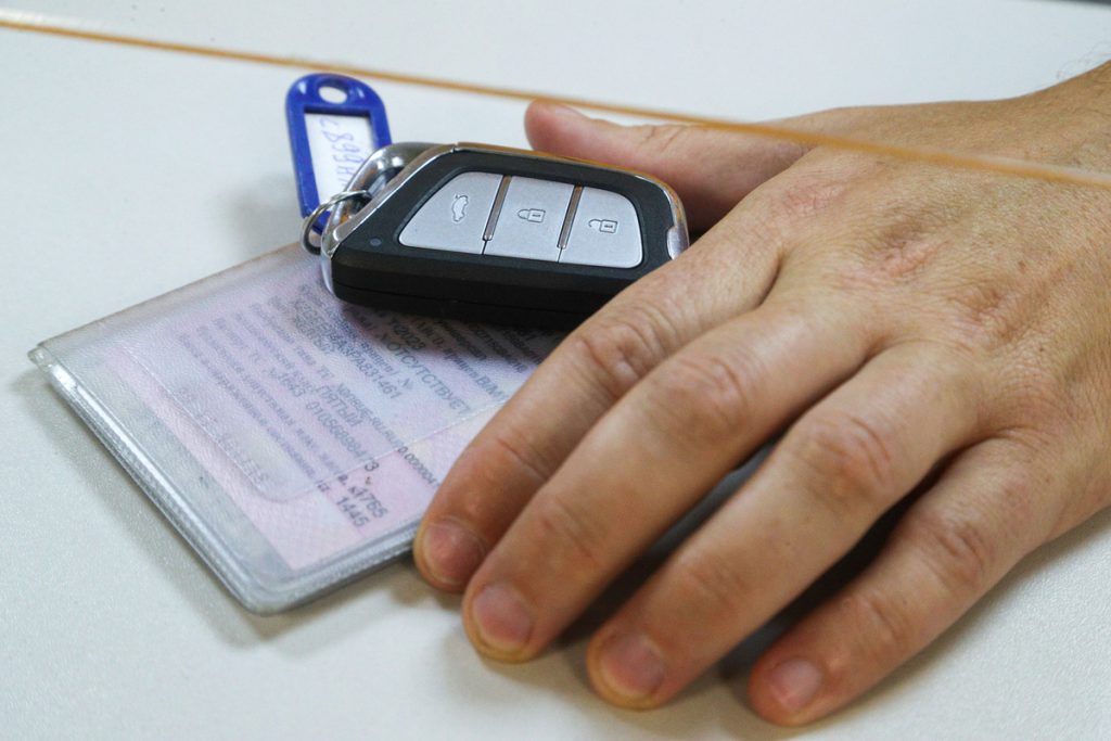 Cambiamento nelle Regole del Permesso di Guida in Russia: Fine dell&#039;Automatismo dal 2026