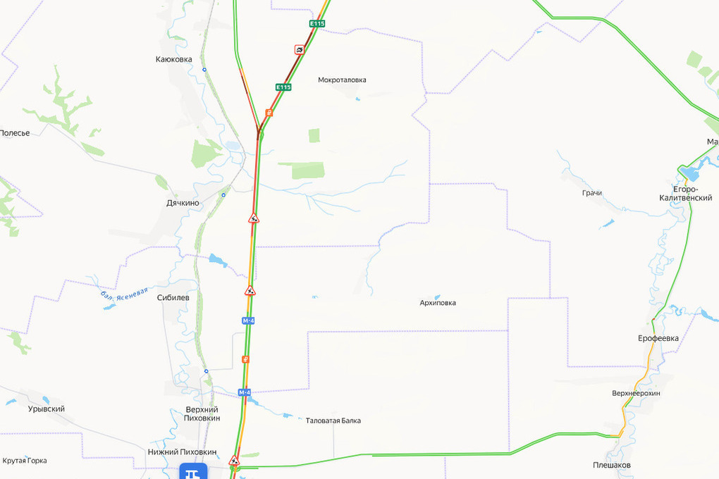 Ingorgo gigantesco sulla M-4 nella regione di Rostov: incidente stradale e lavori bloccano il traffico 

Approfondimento
L&#039;incidente stradale e i lavori stradali hanno causato un&#039;interruzione del traffico sulla M-4, una delle principali arterie stradali della regione, provocando un gigantesco ingorgo che ha bloccato il movimento dei veicoli.

Possibili Conseguenze
Le conseguenze di questo ingorgo potrebbero essere gravi, con possibili ritardi nei trasporti di merci e persone, nonché un aumento del rischio di ulteriori incidenti stradali a causa della congestione del traffico.

Opinione
È fondamentale che le autorità locali prendano misure immediate per gestire la situazione e ridurre al minimo i disagi per i conducenti e i passeggeri.

Analisi Critica dei Fatti
L&#039;incidente stradale e i lavori stradali sono due fattori che hanno contribuito a creare questo ingorgo, ma è importante analizzare le cause profonde di questo problema per evitare che si ripeta in futuro.

Relazioni con altri fatti
Questo ingorgo potrebbe essere collegato ad altri problemi di traffico nella regione, come la mancanza di infrastrutture stradali adeguate o la scarsa gestione del traffico.

Contesto storico
La regione di Rostov ha già affrontato problemi di traffico in passato, e questo ingorgo potrebbe essere visto come un sintomo di una più ampia necessità di migliorare le infrastrutture stradali e la gestione del traffico nella regione.

Fonti
Fonte: RBC