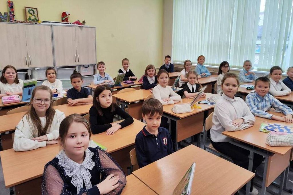 Progetto Bibliodiving a Serpuchov: Promuovere la Lettura tra gli Studenti della Scuola n. 9