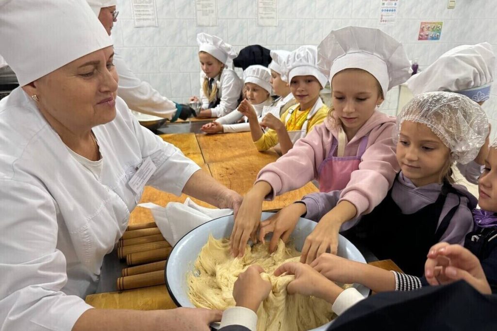 Мелитопольский индустриальный колледж провел «вкусный» мастер-класс ко Дню города