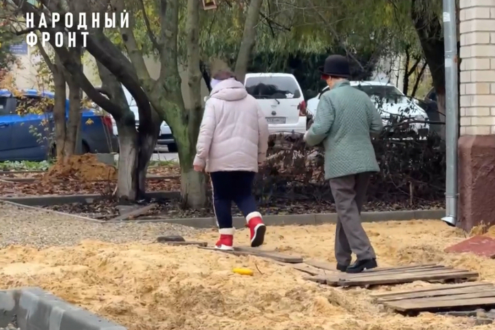 В Орле на улице Трудовых Резервов затянулся ремонт двора за 4 млн рублей