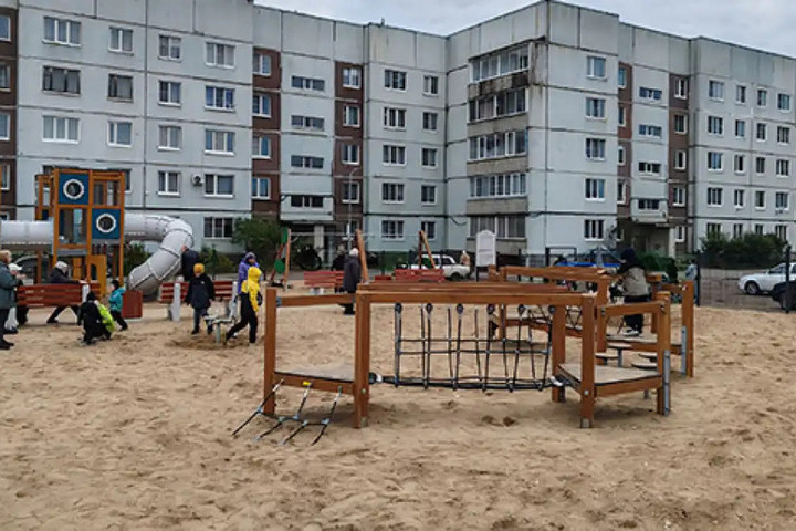 Nuova Area Giochi per Bambini a Pestovo: Un Passo Avanti per la Comunità Locale