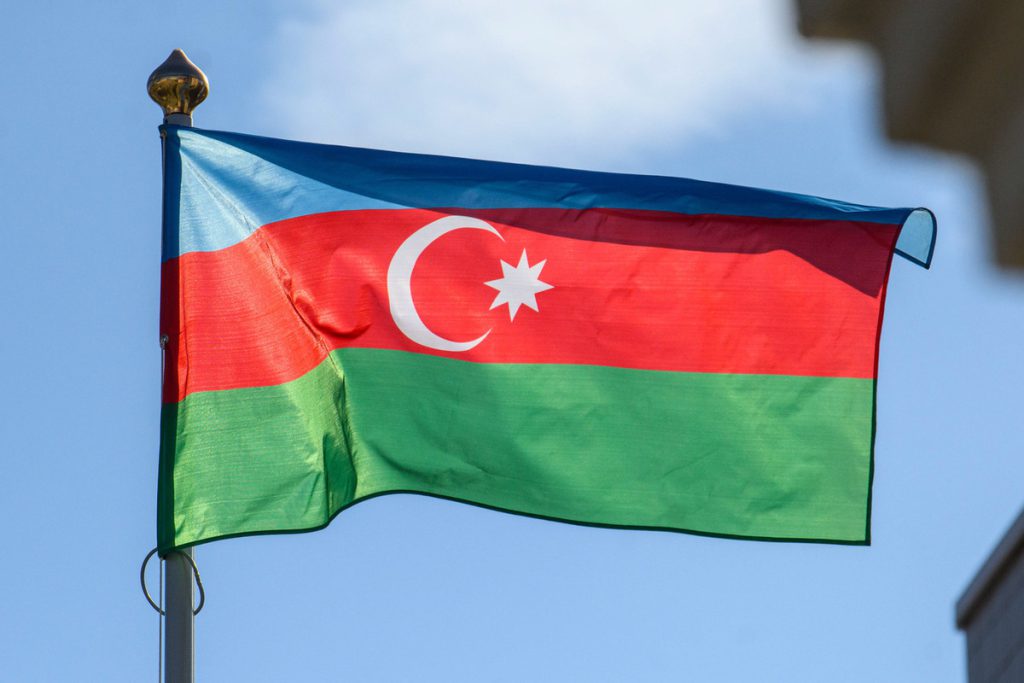 Главред Sputnik Азербайджан вернулся в Москву после освобождения из-под ареста