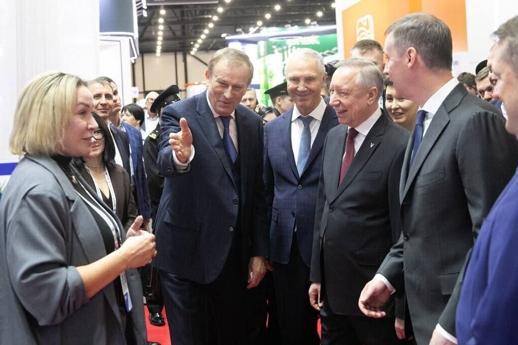 Il Governatore Dроздenko Promette di Sostenere l&#039;Industria Ittica con la Presentazione dei Prodotti Lavorati della Regione di Leningrado