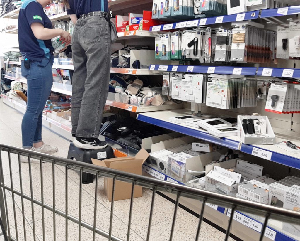 Condizioni di lavoro in discussione: il caso Action sotto accusa