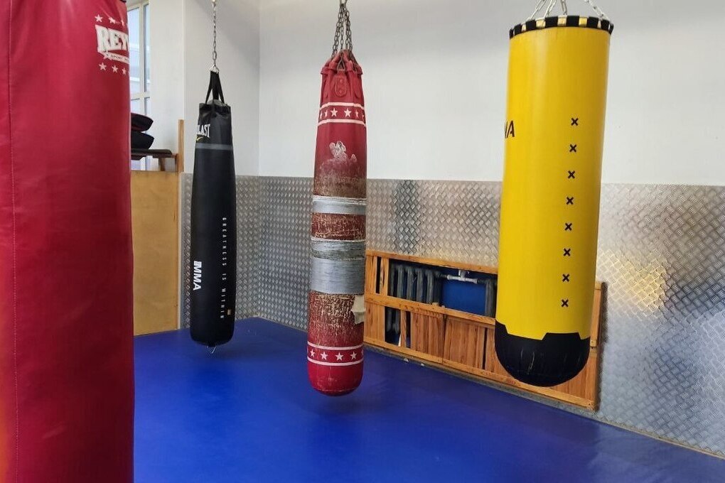 Pugile di Kaliningrad trionfa in torneo internazionale nei Balcani con un risultato storico per la sua carriera e la sua città