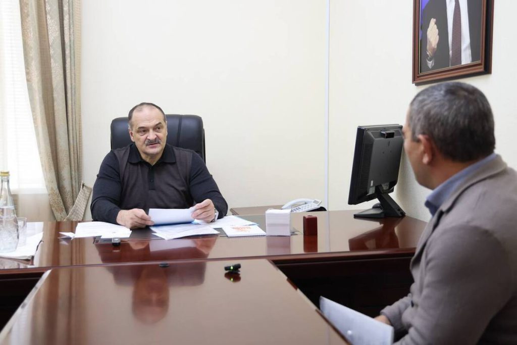 Глава Дагестана раскритиковал чиновников за отказ в инвалидности ветерану СВО