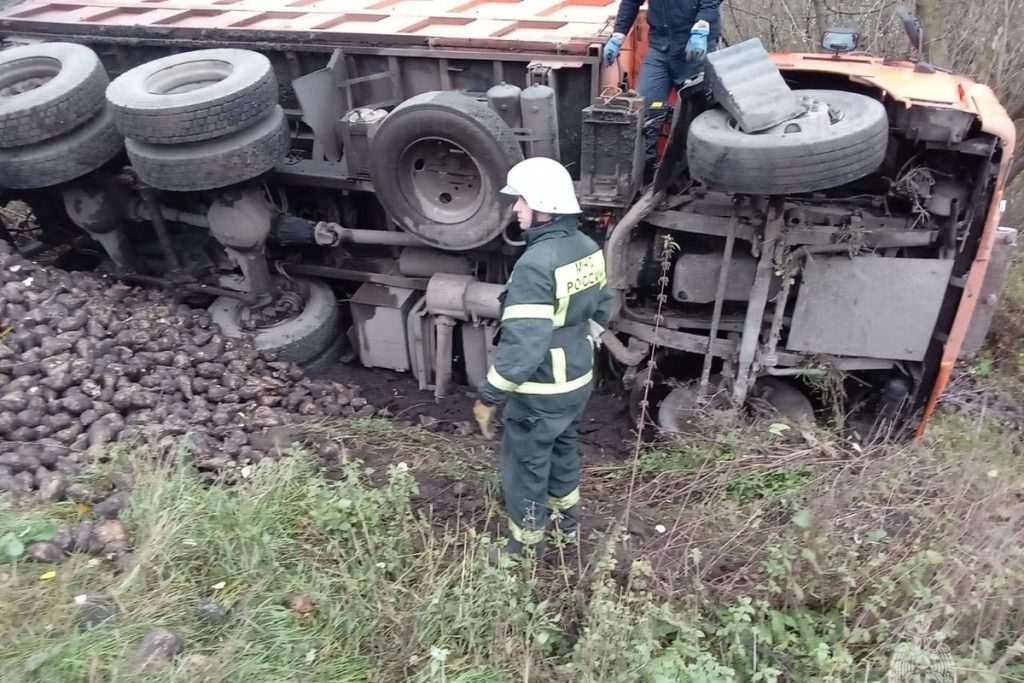 В Колпнянском районе авто улетело в кювет