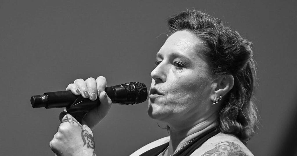 Addio a AnNa R: l&#039;eredità musicale della cantante dei Rosenstolz rivive con l&#039;album postumo Mut zur Liebe e due concerti commemorativi