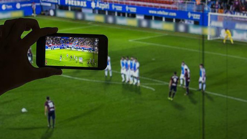 AYM&#039;den kritik karar: TFF&#039;nin &#039;kaçak maç&#039; yayınlarına erişim engeli yetkisi iptal edildi