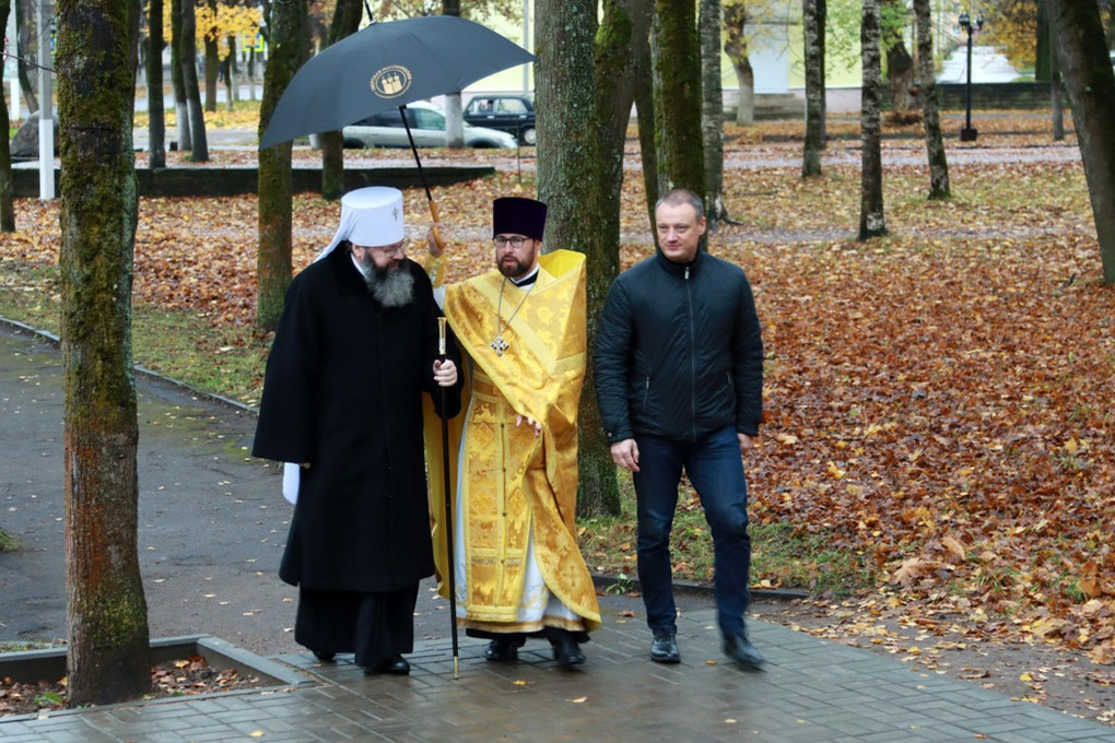 Celebrazione della Divina Liturgia a Yartsevo: il Metropolita Isidoro guida la comunità ortodossa nella chiesa dell&#039;icona della Madre di Dio &quot;Consolazione di tutti gli afflitti&quot;