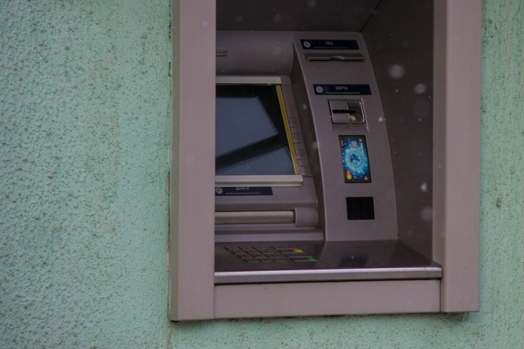 Тулякам назвали признаки того, что нужно срочно забирать деньги со вкладов