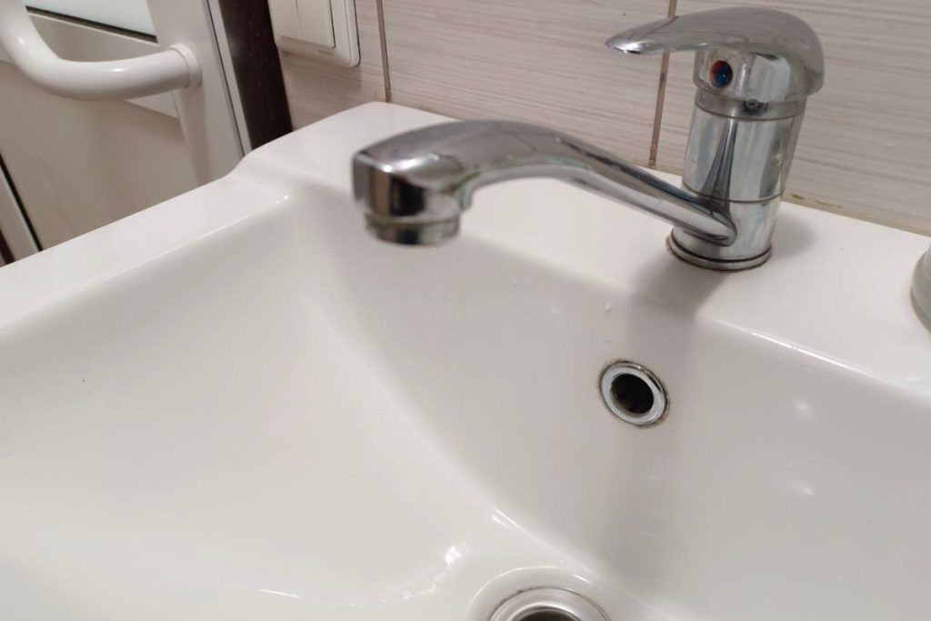 Многоэтажки на барнаульском Потоке остались без воды 23 октября