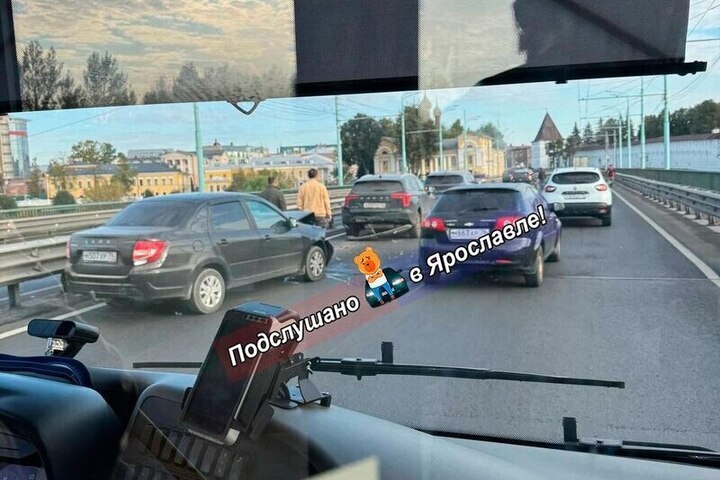 Sindaco di Jaroslavl&#039; Lancia Piano per Ridurre le Code nel Traffico Cittadino