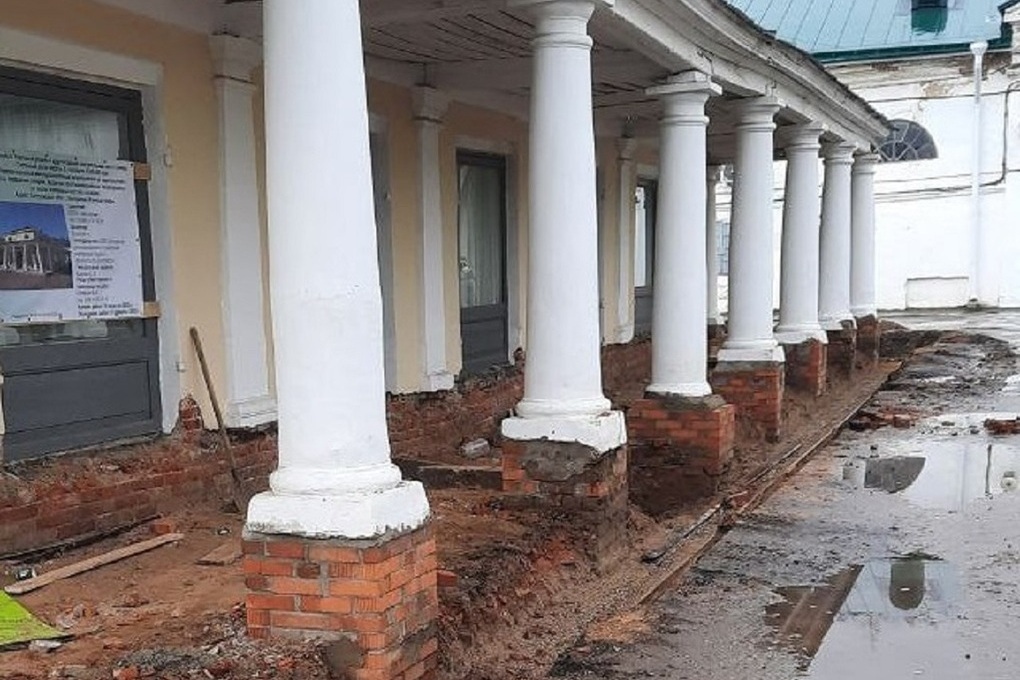 Restauro del Gostiny Dvor a Costroma: un passo avanti per la conservazione del patrimonio storico e culturale