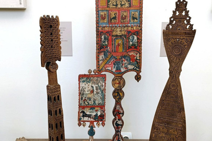 Gli studenti di Smolensk scoprono la storia e la cultura locale in un&#039;esperienza interattiva al museo Ruskaâ starina