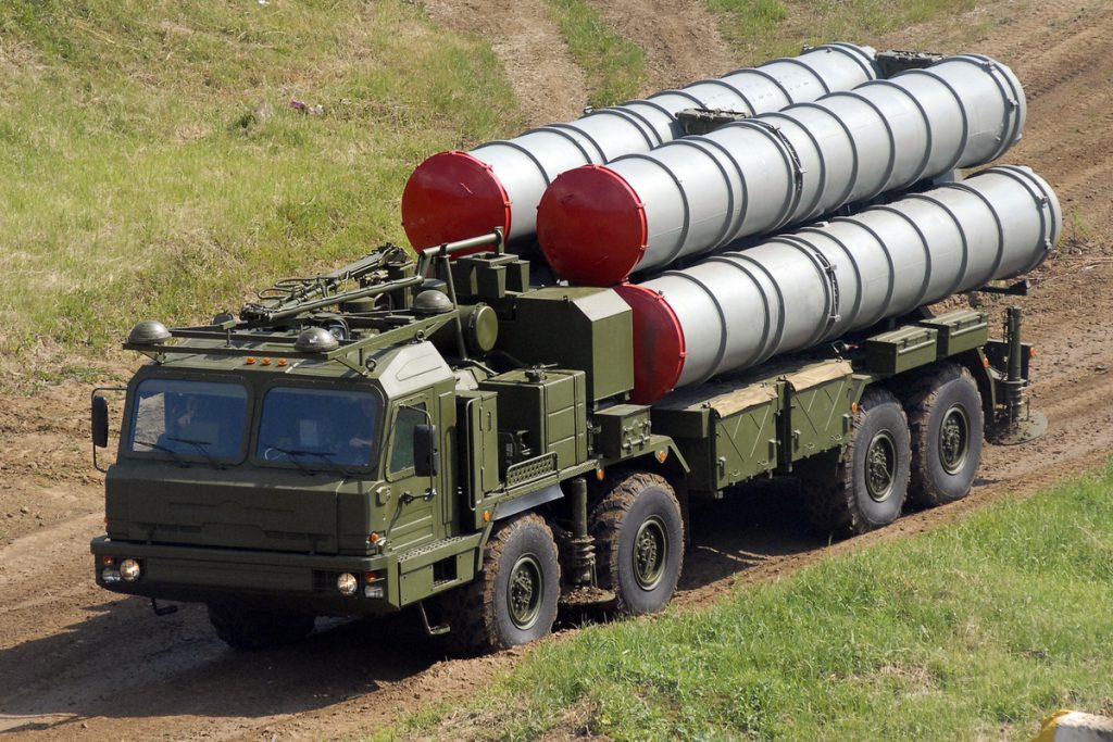 В небе над Россией за ночь сбили почти 60 украинских дронов