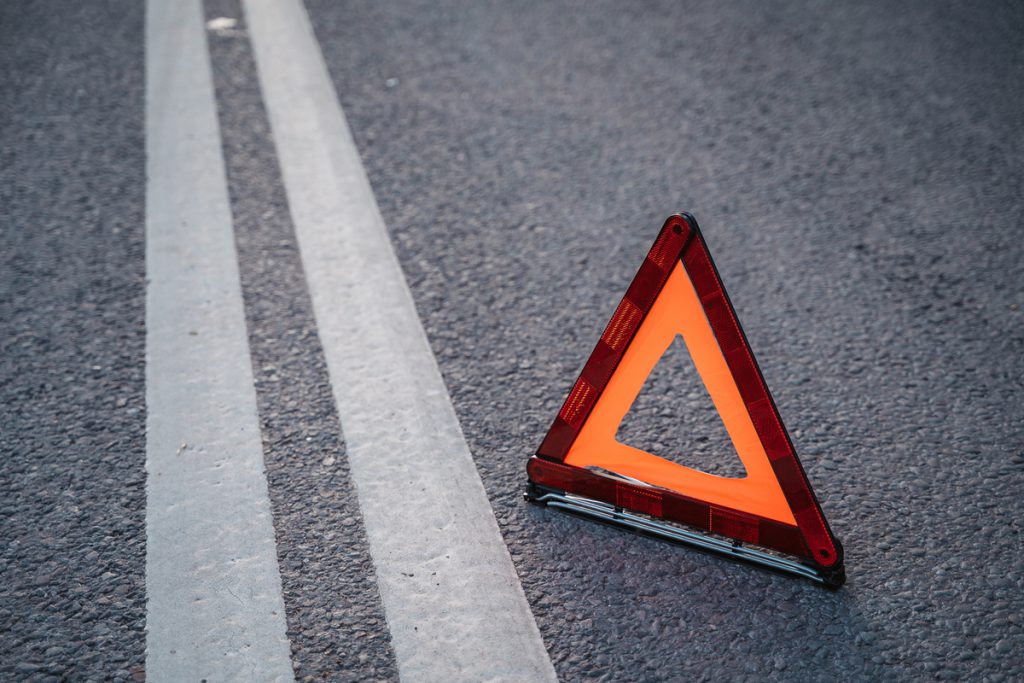 Incidente stradale nella regione di Tver: due persone ferite in una collisione tra due automobili