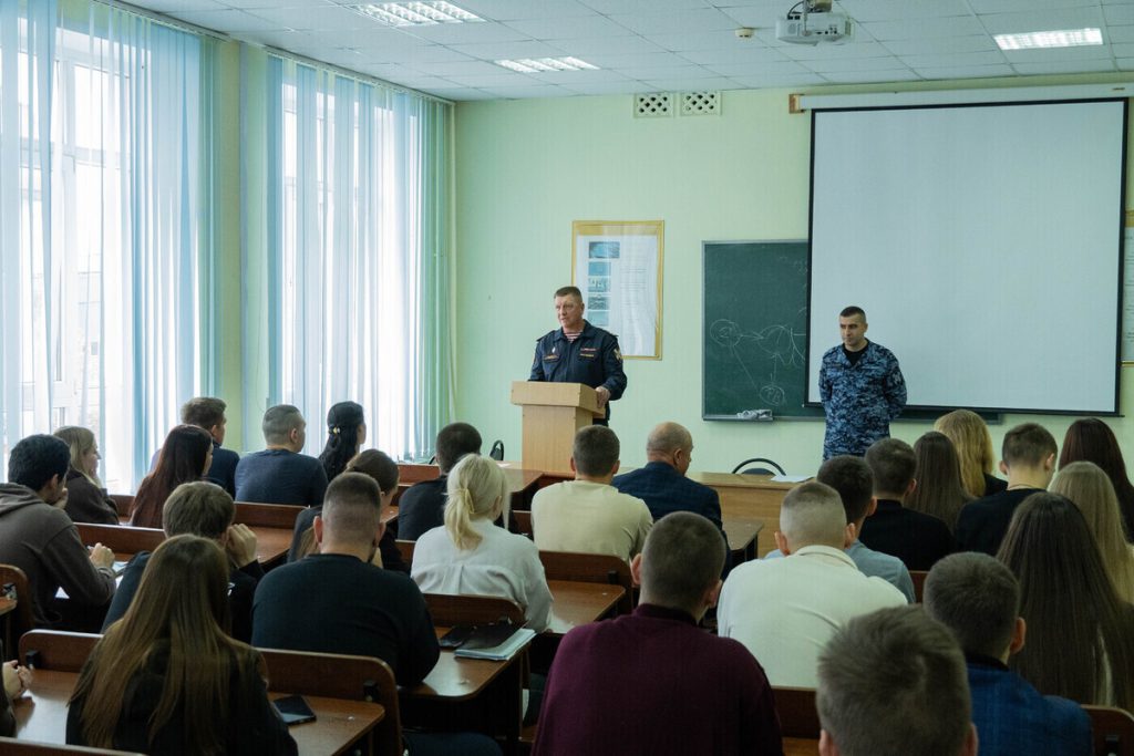 Студентов пензенского вуза пригласили на службу в Росгвардию