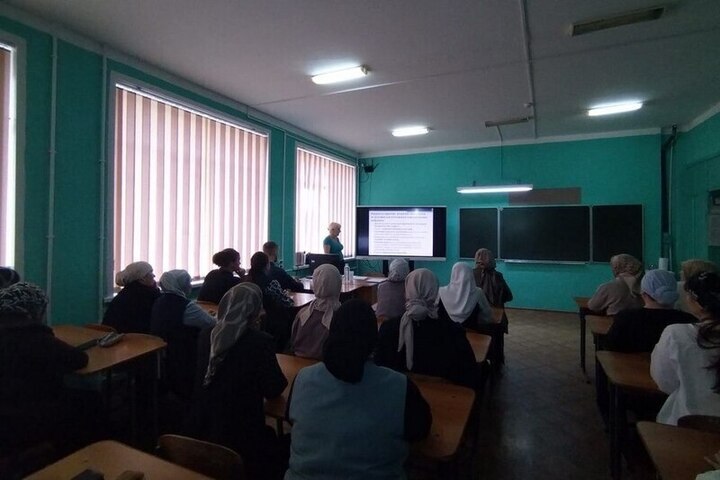 В школе Средней Елюзани прошел «Профилактический десант» для педагогов и родителей