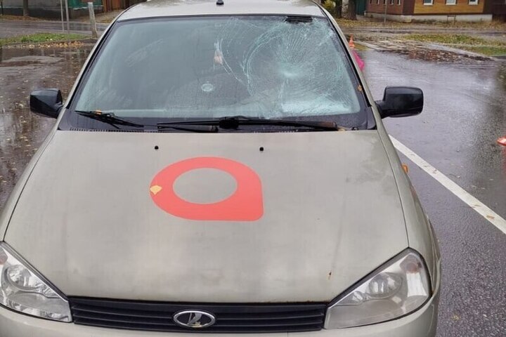 Incidente stradale a Kirsanov: donna investita su striscia pedonale, si apre il dibattito sulla sicurezza stradale